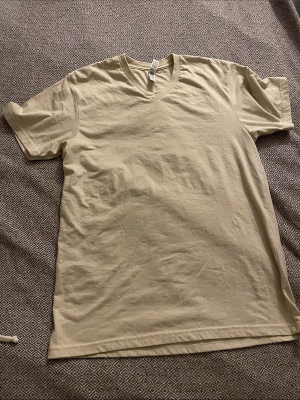 EUC American Apparel unisex tan v-neck short sleeve t-shirt